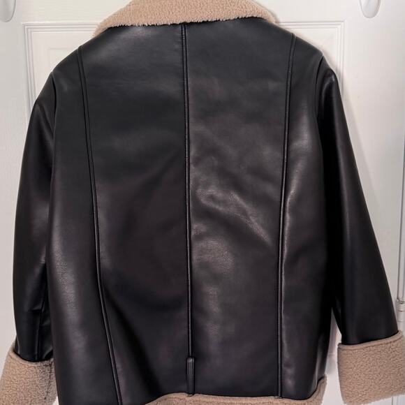 WOMENS OVERSIZED SHEARLING FLEECE JACKET BLACK_BEIGE - Picture 5 of 9